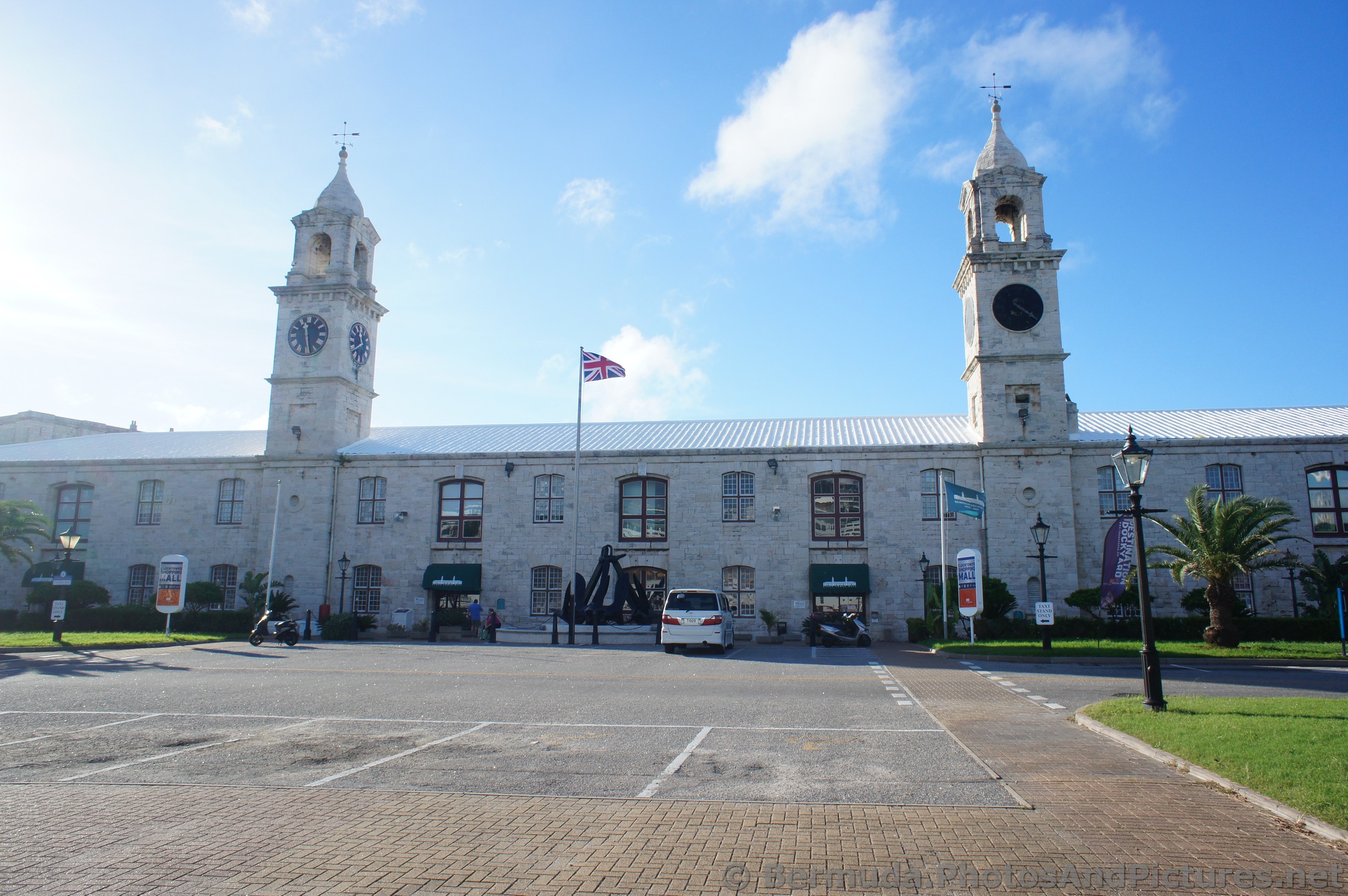Front view of Bermuda Clocktower Mall building.jpg