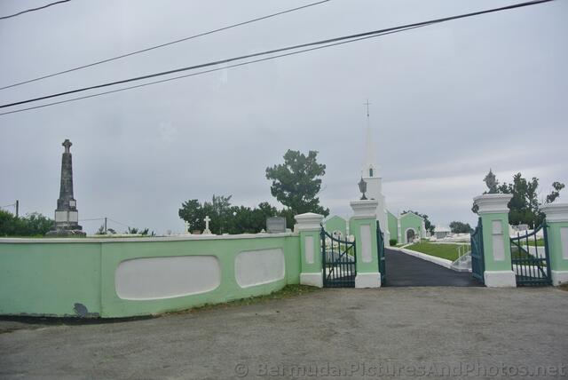 St James Church & Graveyard Bermuda.jpg