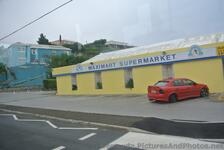 Maximart Supermarket Bermuda on Middle Rd.jpg