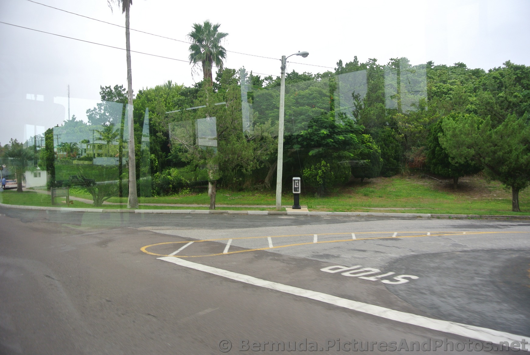 Horseshoe Bay Rd Intersection with South Rd Bermuda.jpg