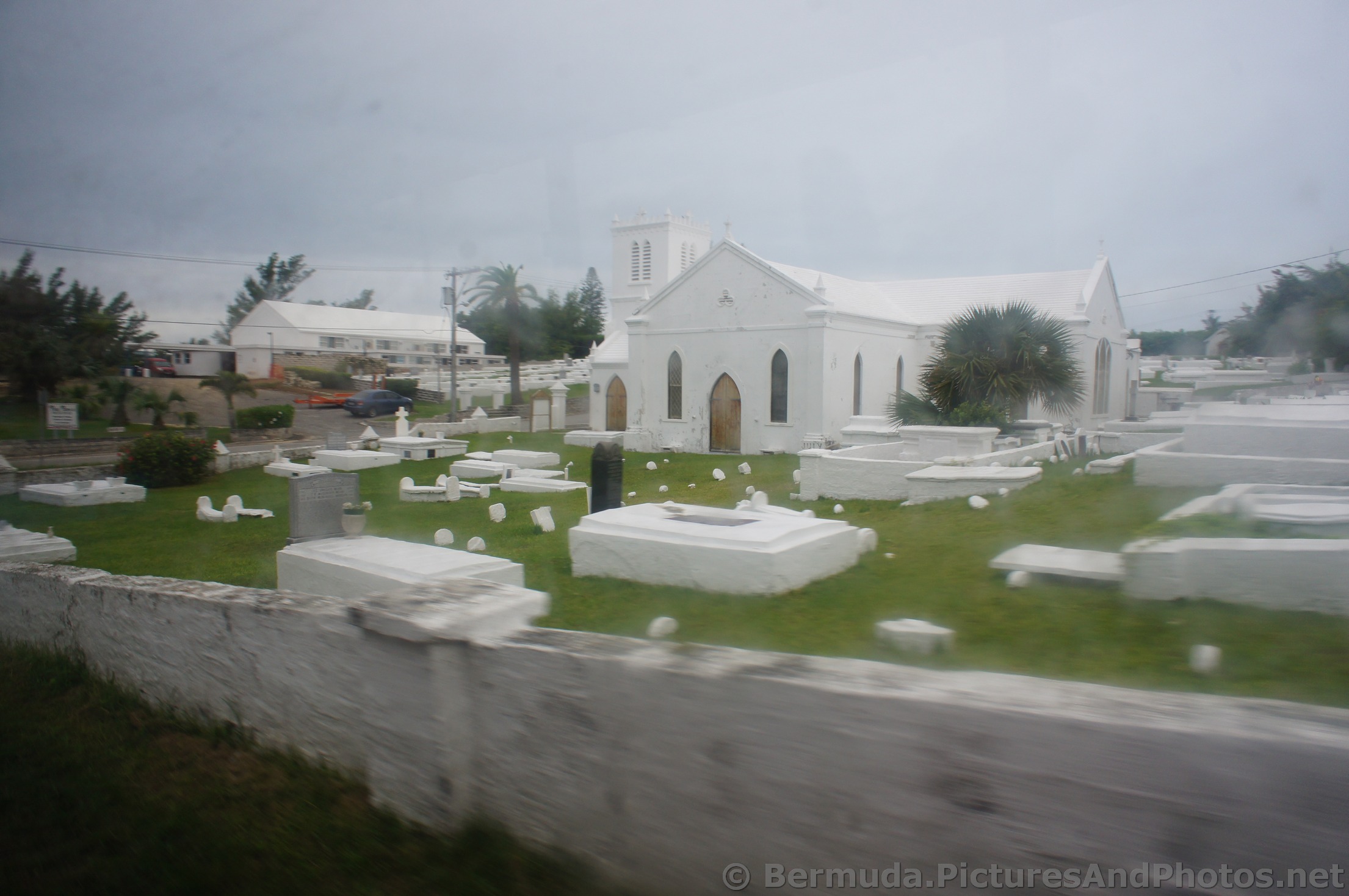 Saint Anne's Church White graveyard in Bermuda on South Rd.jpg