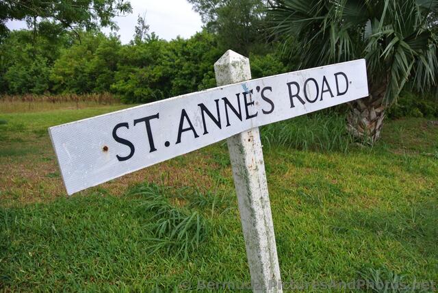 St Anne's Road sign on Lighthouse Rd Bermuda.jpg