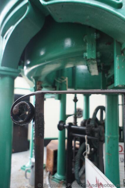 Gear Assembly of Optics of Gibbs Hill Lighthouse.jpg
