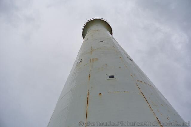 Looking up at Gibbs Hill Lighthouse.jpg