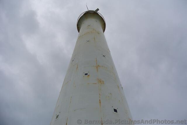 Rust stains on Gibbs Hill Lighthouse.jpg