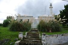 White House on St Anne's Rd Gibbs Hill Lighthouse in the background.jpg