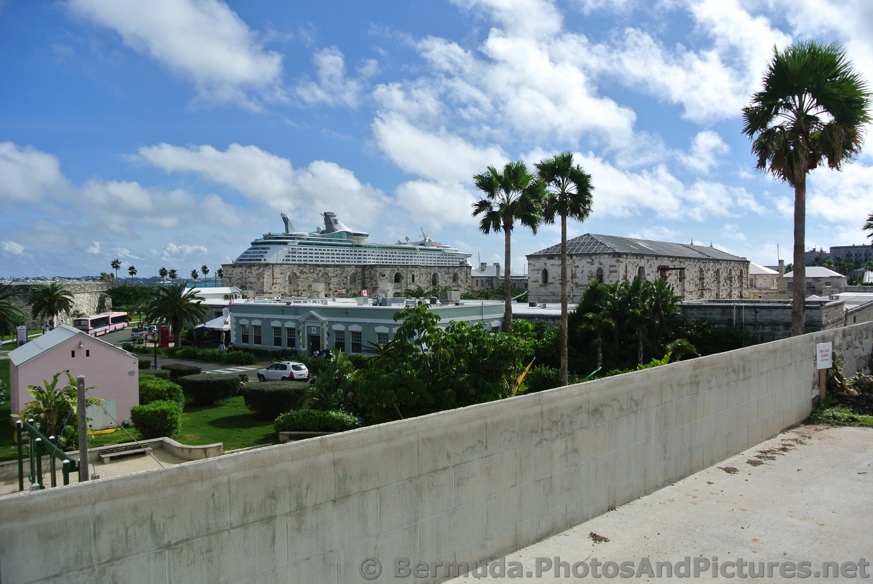 View of cruise ship from Bermuda Maritime Museum NW Rampart.jpg
