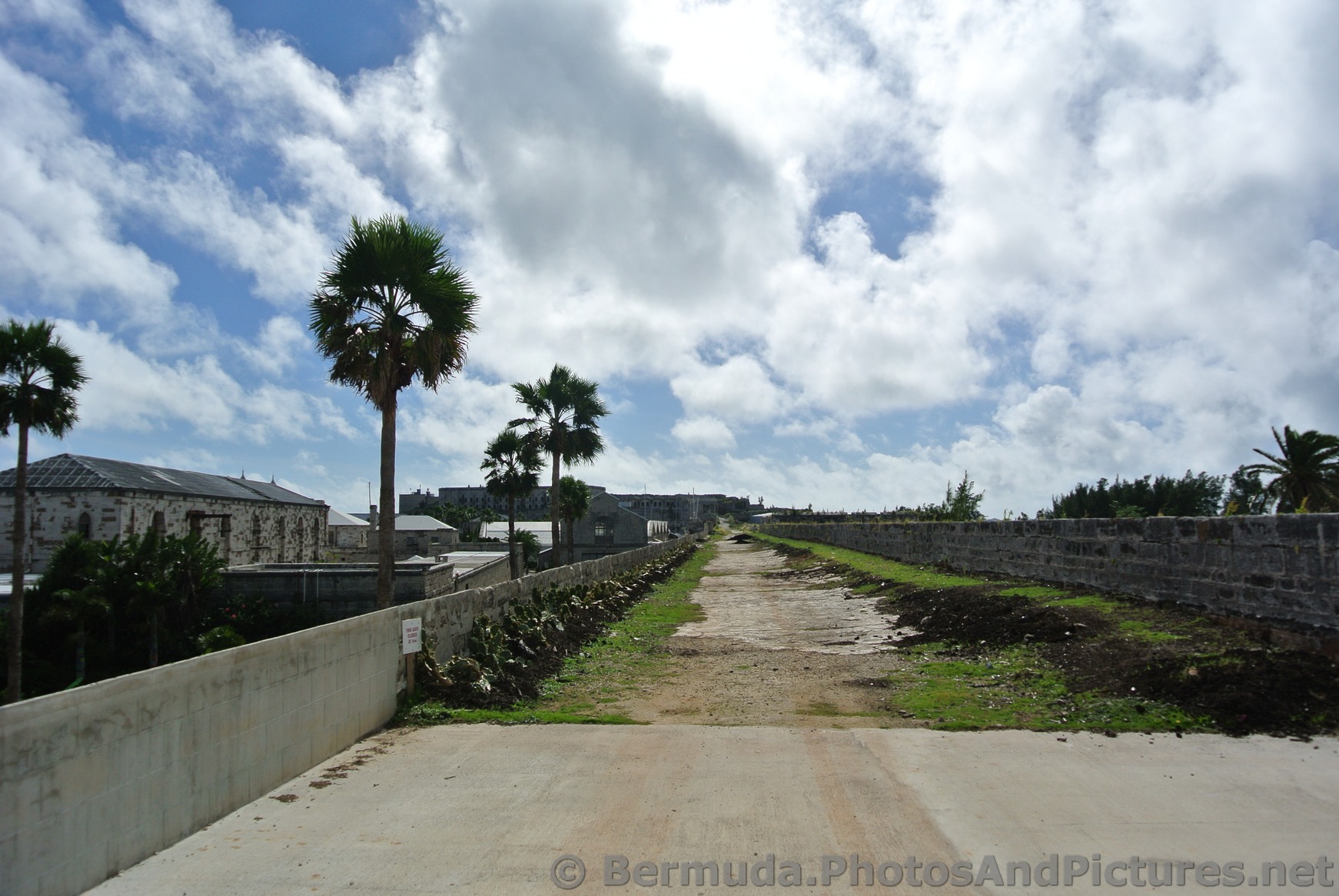 Northwest Rampart Bermuda Maritime Museum.jpg