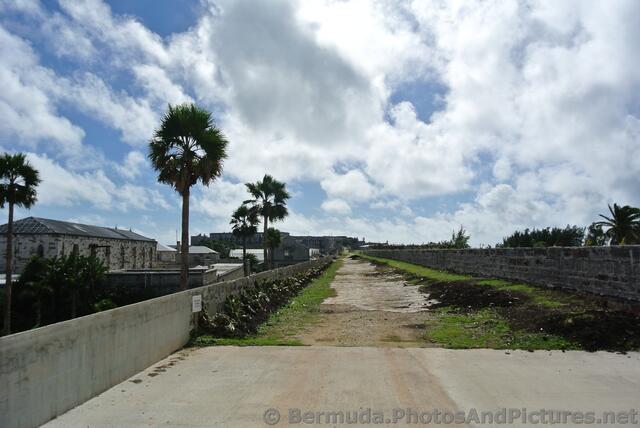 Northwest Rampart Bermuda Maritime Museum.jpg
