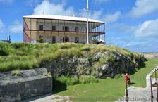 Commissioner's House and cannons in front of it at National Museum of Bermuda.jpg