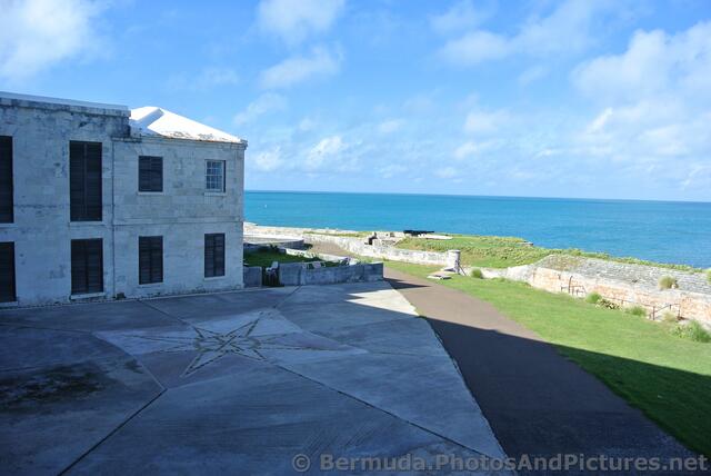 8 pointed Star outside of Commissioner's House Bermuda Maritime Museum.jpg
